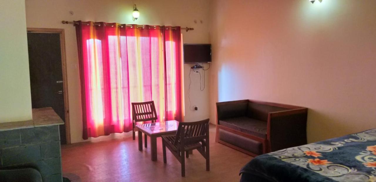 Elphinstone Inn Алмора Екстериор снимка