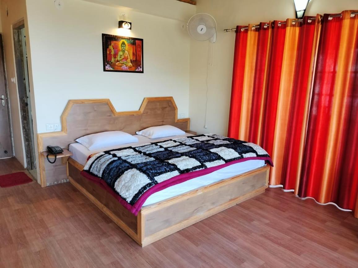 Elphinstone Inn Алмора Екстериор снимка
