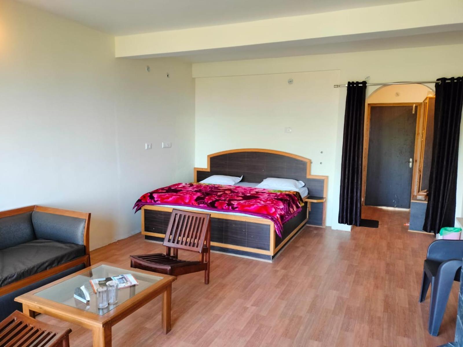 Elphinstone Inn Алмора Екстериор снимка